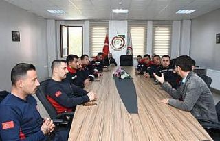 İtfaiyecilere hayvan kurtarma eğitimi verildi