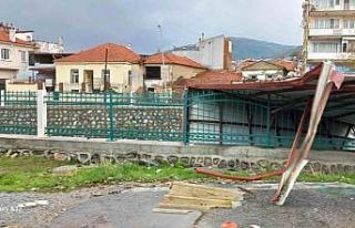 Söke’de sağanak yağış ve kuvvetli rüzgar etkili...