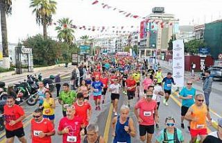 Sporcular 5 bin ve 10 bin metre koşu yarışlarında...