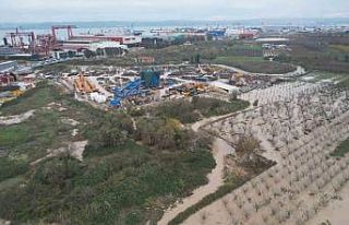 Yalova tersaneler bölgesinde yaşanan su baskınında...