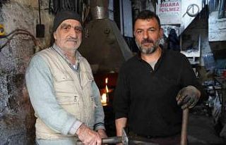 70 yıllık demirci ustası zamana ve teknolojiye...