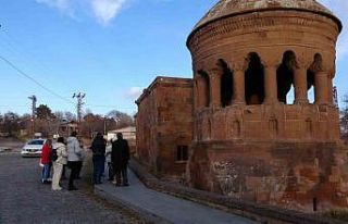 Ahlat Selçuklu Mezarlığına ziyaretçi akını