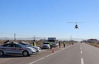 Aksaray jandarmadan Cayrokopter ile denetim