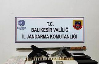 Balıkesir’de 4 şahsa uyuşturucu operasyonu