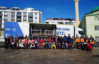 Deprem Simülasyon Tırıyla öğrenciler depremi...