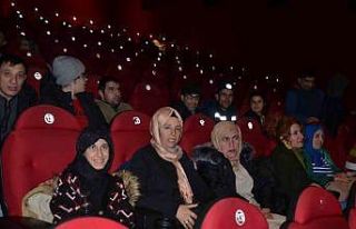 Diyarbakır’da engelli vatandaşlara sinema keyfi