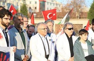 Doktorlar ve sağlık çalışanları İsrail’i...