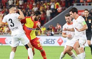 Göztepeli Yalçın Kayan, kariyerinin en golcü sezonunu...