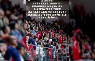 İzmit Belediyespor taraftarları Atatürk baskılı...