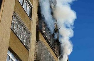 Kilis’te 5 katlı binada çıkan yangın korkuttu