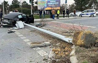 Kırmızı ışıkta geçtiği iddia edilen Tesla...