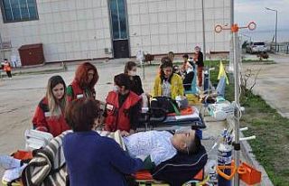 Lapseki Devlet Hastanesinde deprem ve yangın tatbikatı