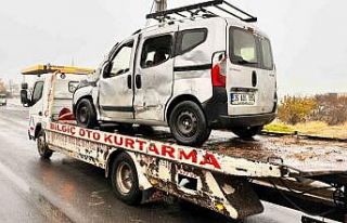 Mardin’de tır, hafif ticari araca arkadan çarptı:...