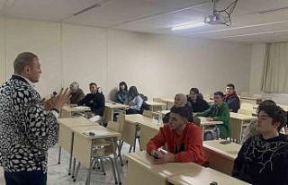 Öğrencilere ücretsiz Japonca kursu: Yoğun ilgi...