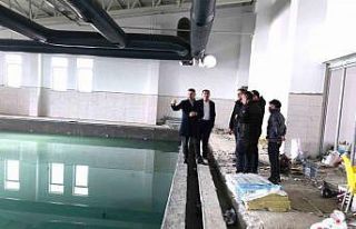 Sivrihisar yarı olimpik kapalı yüzme havuzunda...