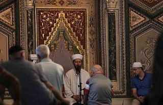 Türkiye’nin her yerinden bu imamı dinlemeye geliyorlar