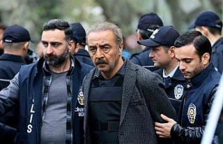 Yılmaz Erdoğan’dan ‘İnci Taneleri’ geliyor