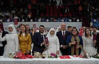 Başkan Fatma Şahin 250 çiftin nikahını kıydı