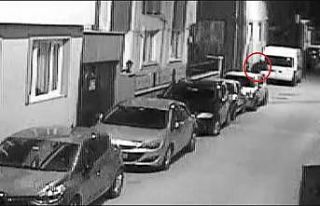 Bursa’da evi kundaklayan şüpheli güvenlik kamerasına...