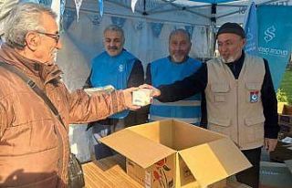 Denizli’de binlerce vatandaşa kandil ikramı yapıldı