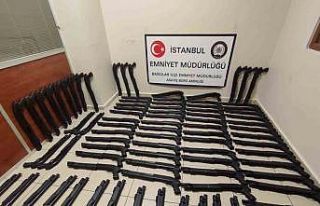 Durdurulan otomobil silah deposu çıktı: Yapılan...