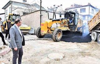 Emet’te sıcak asfalt çalışmaları 32 günde...