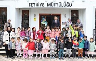Fethiyeli minikler kumbaralarını Filistin için...