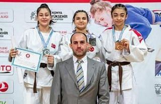 Gemlik sporda başarıya koşuyor