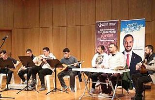 Her kesimden vatandaş, Türk Halk Müziği’nde...