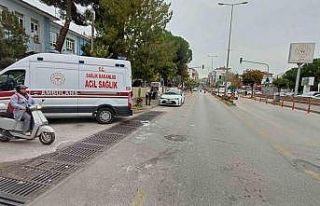 Motosiklet ile otomobil çarpıştı: 1 yaralı