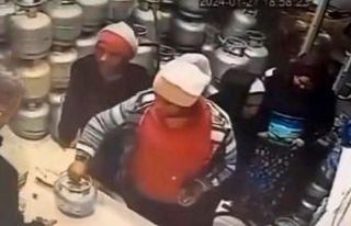 Piknik tüpünü saniyeler içerisinde eteğinin altına...