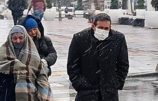 Sultangazi’de kar yağışı etkili olmaya başladı