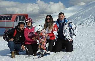 2 yaşındaki minik Elif konuşmayı öğrenmeden...