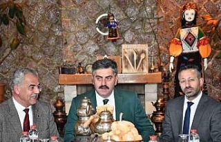 AK Parti Ardahan Belediye Başkan Adayı Baydar, basınla...