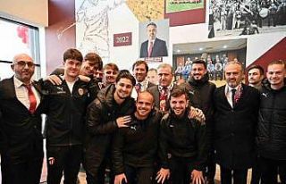 Bakan Bak, İnegöl’de spor tesisi açılışında...