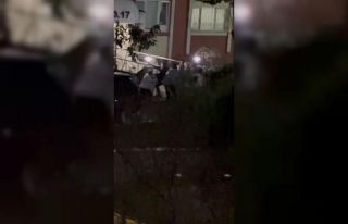 Başakşehir’de park kavgası kamerada: Komşusunun...