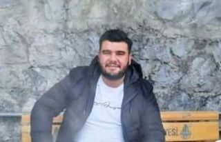 Beylikdüzü’nde 2 arkadaş araçta vurulmuş halde...