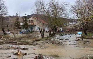 Bilecik’te Karasu Deresi taştı, birçok tarım...
