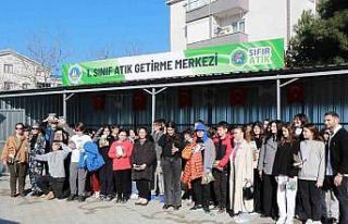 Çiftlikköy’de öğrenciler Sıfır Atık Merkezi’ni...