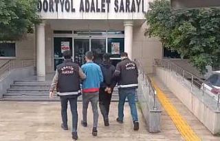 Dörtyol’da aranan 2 hükümlü yakayı ele verdi