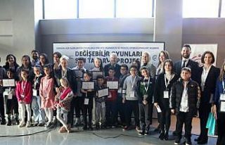 DOST Projesi’ne katılan çocuklar tasarımlarını...