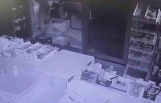 Hırsızlık yapmak için açtıkları delik ’pes’...