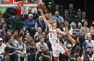 Houston, Phoenix’i devirirken, Alperen Şengün’den...