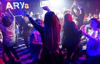 İranlı turistler 4 günlük tatilde Van’a akın...