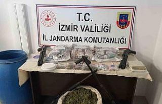 İzmir’de jandarmadan uyuşturucu baskını, 2 gözaltı