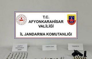 Jandarma yüzlerce tarihi eser ele geçirdi