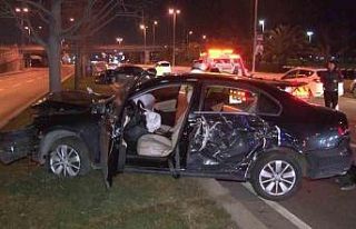 Kartal sahil yolunda iki otomobil çarpıştı: 4...