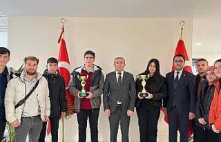 Kaymakam İkiş, dart turnuvasında dereceye giren...