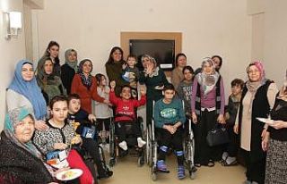 Kütahya Belediyesinden tedavi gören miniklere sürpriz