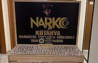 Kütahya’da bir yolcunun çantasında 2 bin 590...